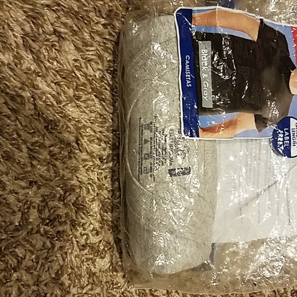 Mens gray solid gray tshirt. Size small. - Picture 3 of 3